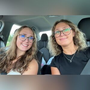 Meet your Posher, Abbey